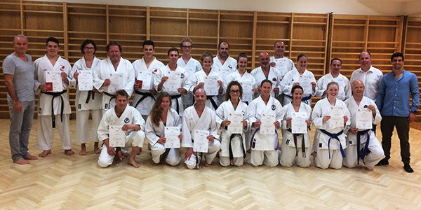 21 neue Übungsleiter Karate